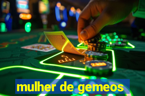 mulher de gemeos